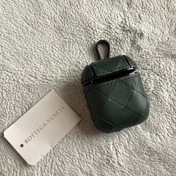 NWT Bottega Veneta Woven Leather Airpods Case Intrecciato Flip-Top Dark Green